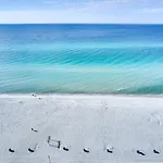 Pcb Condo With Resort Amenities And Ocean Views