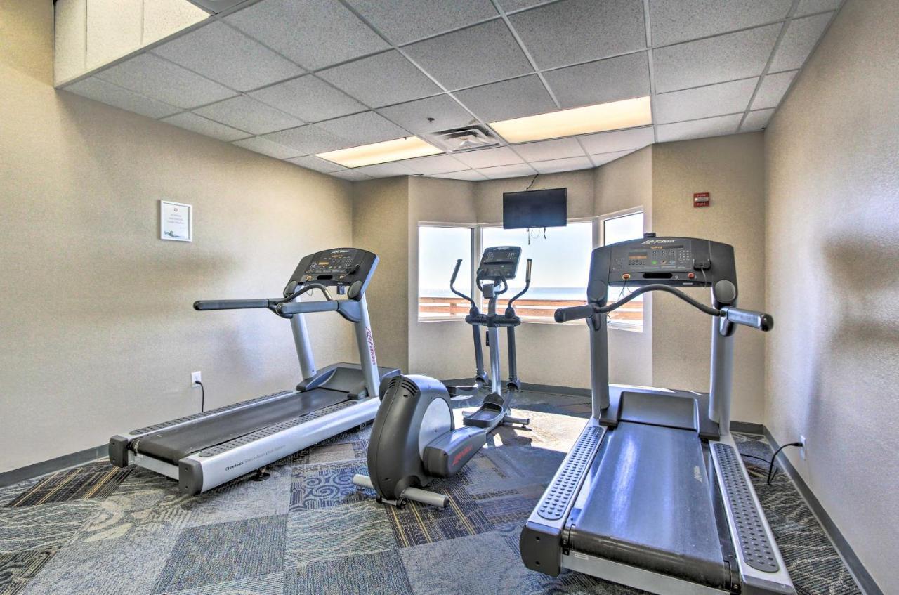 Apartment Pcb With Amenities And Ocean Views