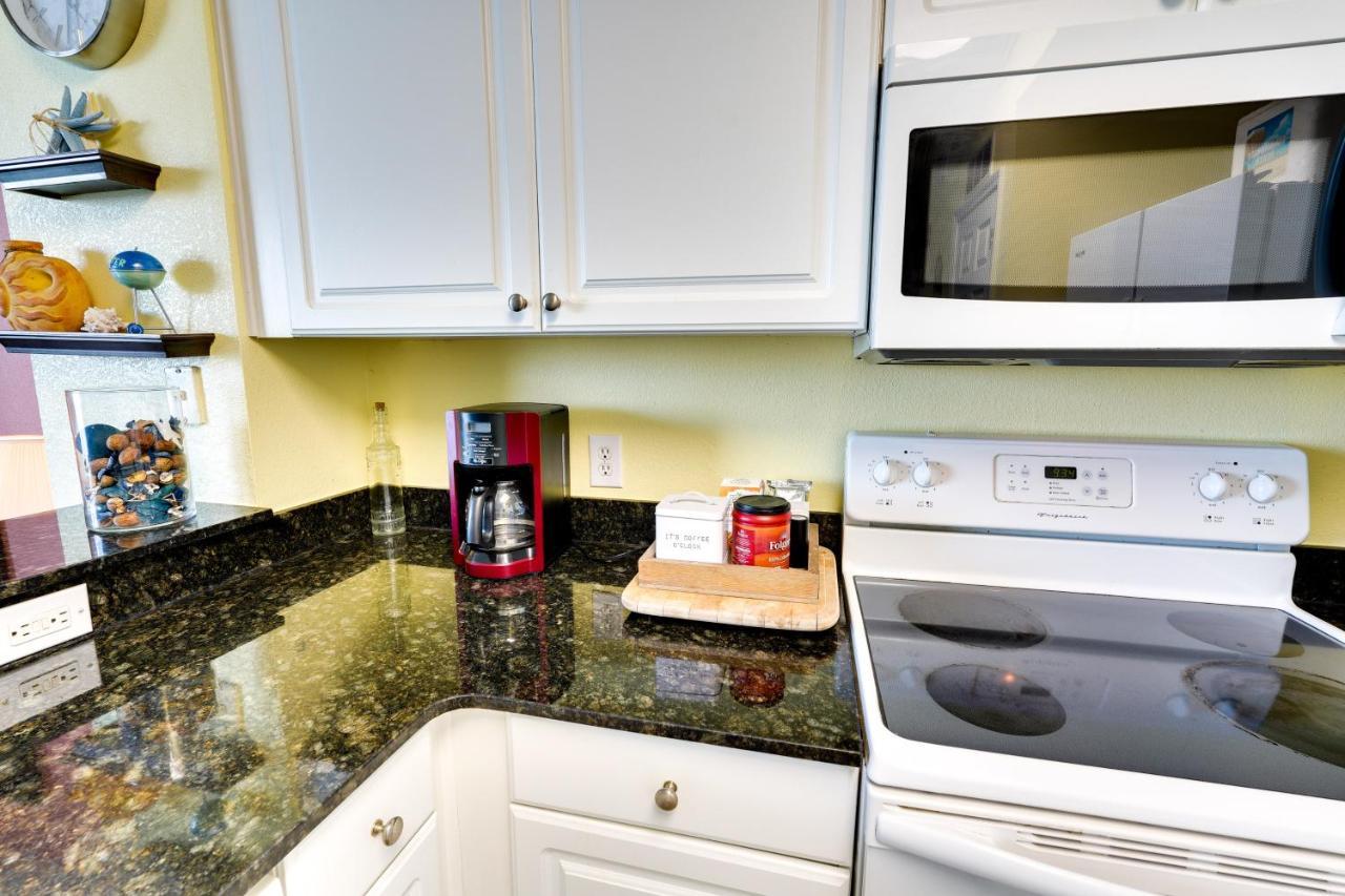 Pcb With Amenities And Ocean Views Apartment